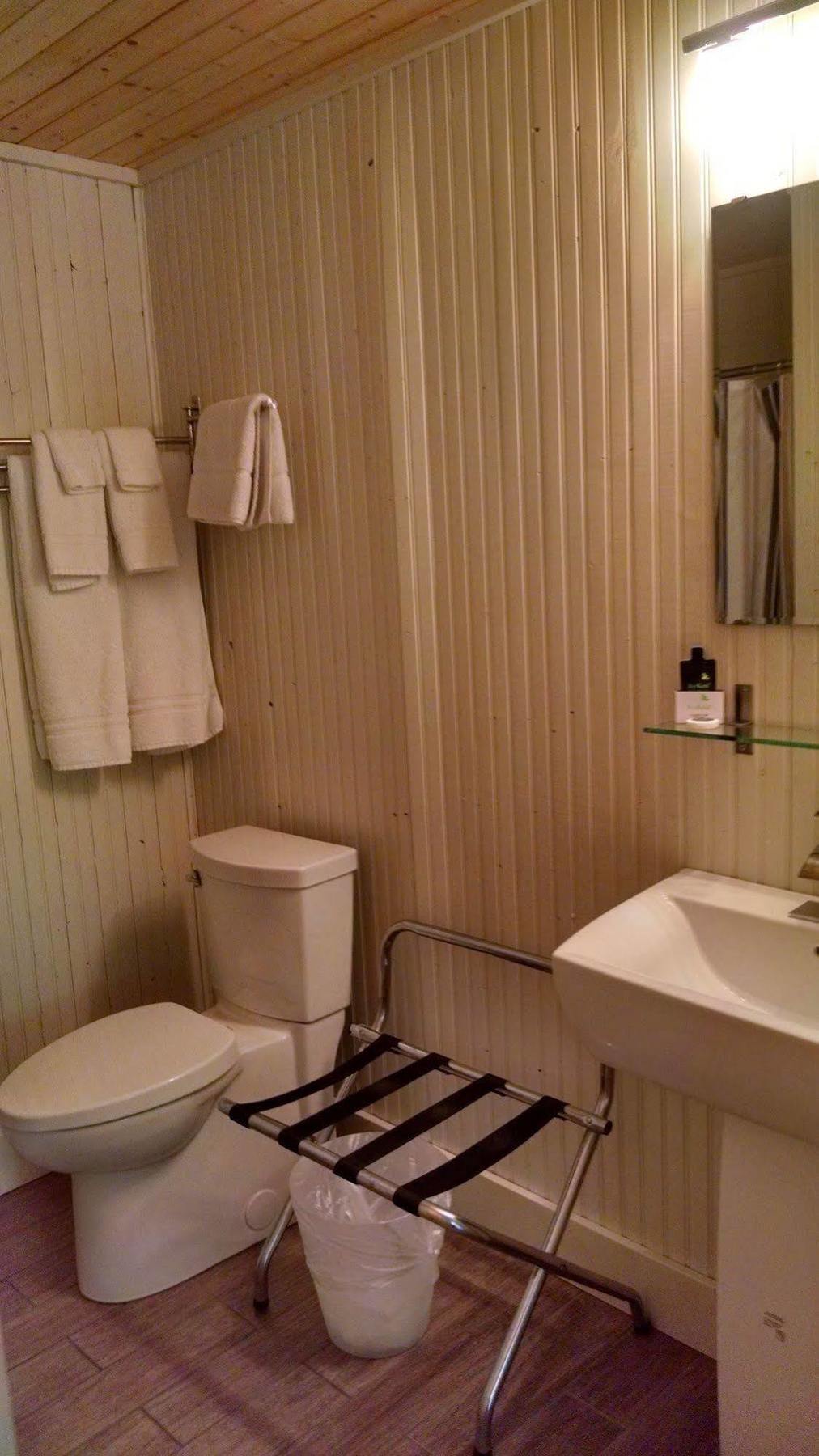 The Saugatuck Retro Resort Luaran gambar
