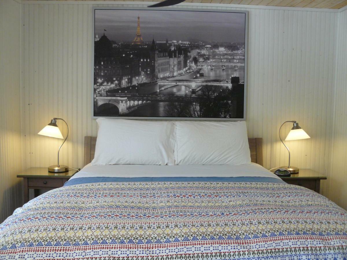 The Saugatuck Retro Resort Luaran gambar